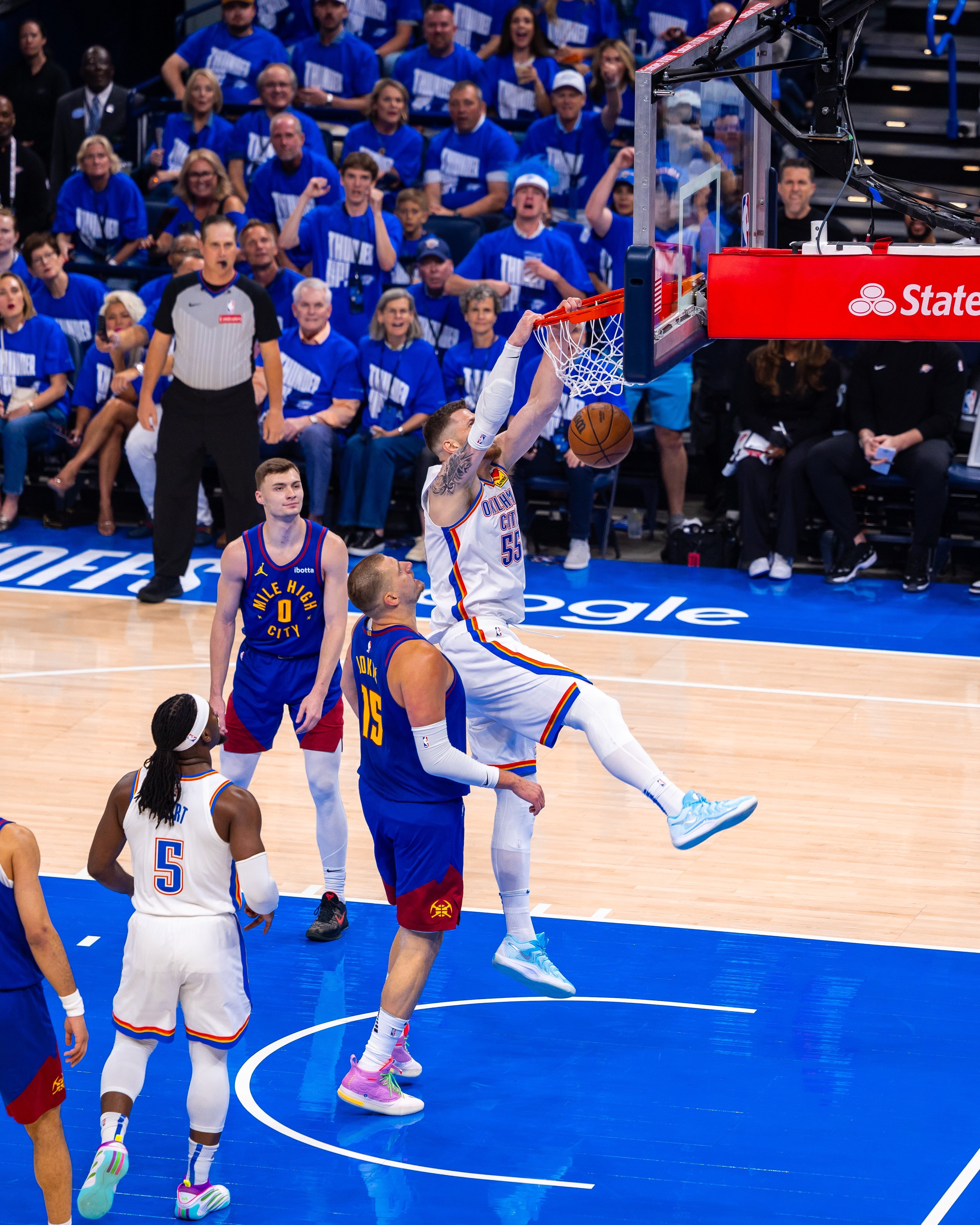 关于NBA季后赛战况：洛杉矶快船防线稳固，莱比锡进攻受阻，胡金秋成最佳的信息